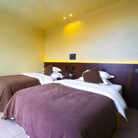 Kangding Tagong Putiya Manor (Tagong Grassland)