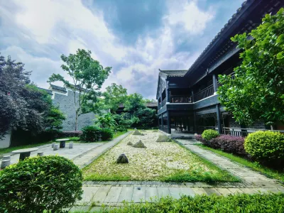 Changsha Tongguan Kiln Acient Town Theme Hotel Hôtels à : Changsha Municipal Government, Lugu High-tech Zone
