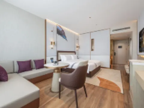 Elong Hotel (Haixi Golmud Jiangyuan Middle Road Kunlun Park Branch) Hotels in Golmud