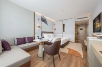 Elong Hotel (Haixi Golmud Jiangyuan Middle Road Kunlun Park Branch)