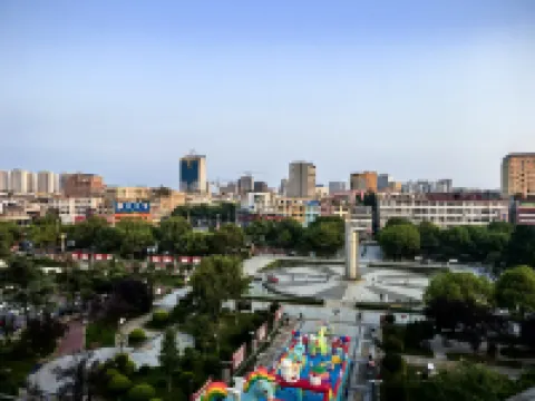 Jixiang E-sports Homestay (Gushi Chen Yuanguang Square)