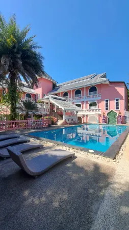 Rasa Boutique Hotel Chiang Rai Отели рядом с достопримечательностью «Ramkhamhaeng University Chiang Rai Campus in Honour of Honour of His Majesty the King»