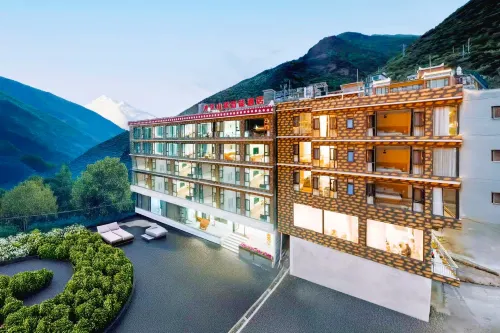 Muyi Mountain Residence Smart Hotel (Siguniang Mountain Style Street) Hotels in Xiaojin