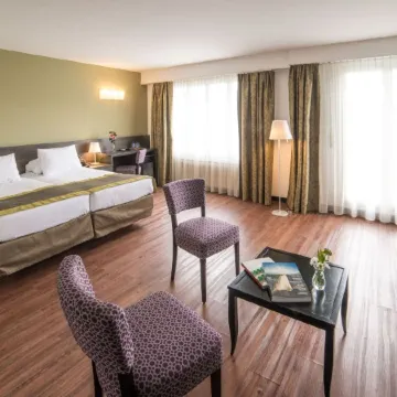 Hotel Montana Отели рядом с достопримечательностью «Маисон Тавель»
