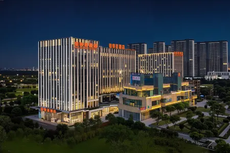 Bolinghui Hotel (Chengdu Panda Base West Gate Subway Station Store) Отели рядом с достопримечательностью «Xindu Nibatuo Peninsula»