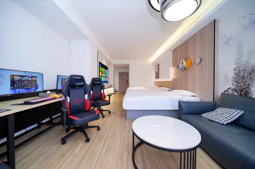 Luban esports hotel (Haikou Meiyuan Road No.4 Middle School Branch)
