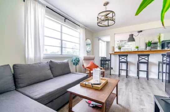 Convention - Private Parking - Short North - Pets