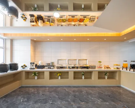 Baiyulan Hotel (Donggang Huanghai Grand Market Branch) Отели рядом с достопримечательностью «Dalu Island»