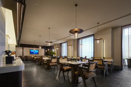 Guiyang Shilihetan Huaxi Park Subway Station Atour Hotel Отели рядом с достопримечательностью «Pingqiao District»