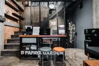 Jabrix Hotel Mitra RedDoorz - Parkplatz