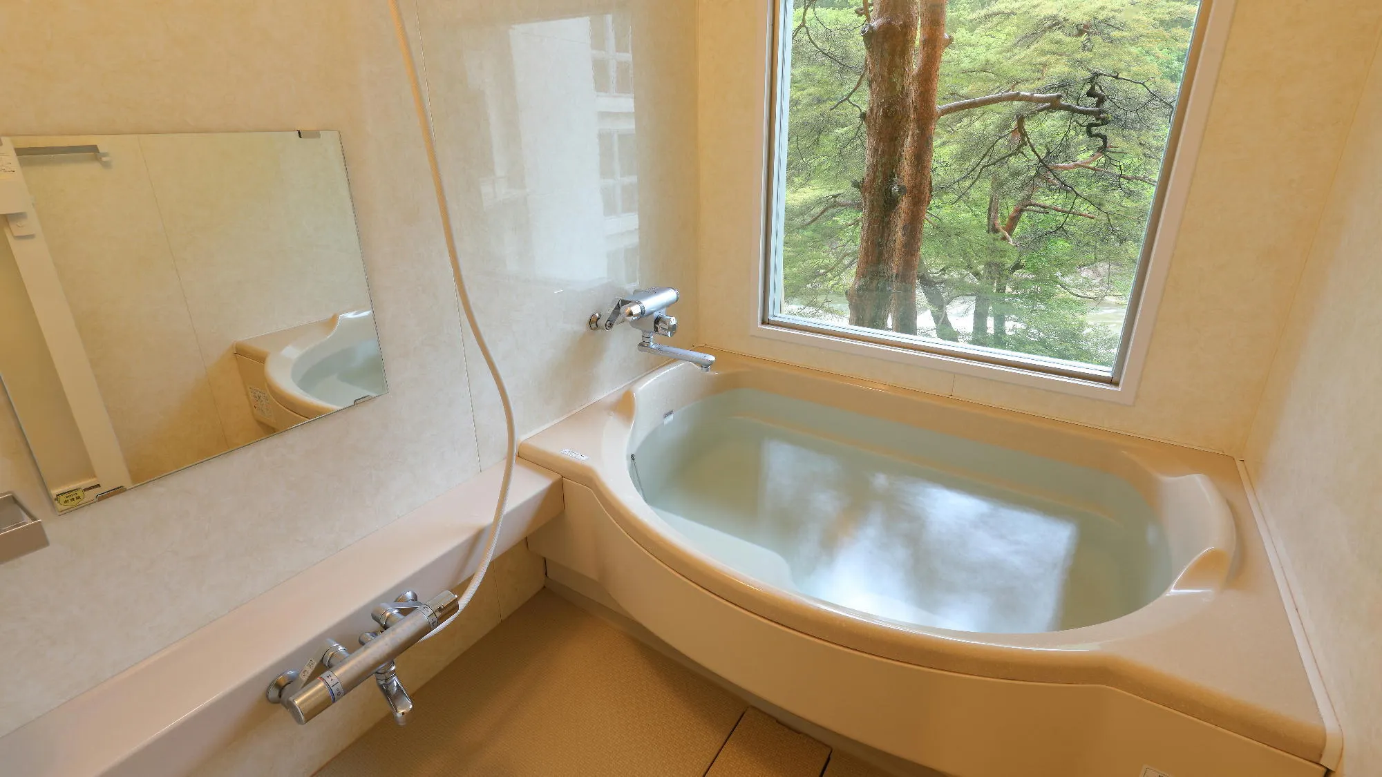 鬼怒川温泉 花の宿 松や 客室 Photos