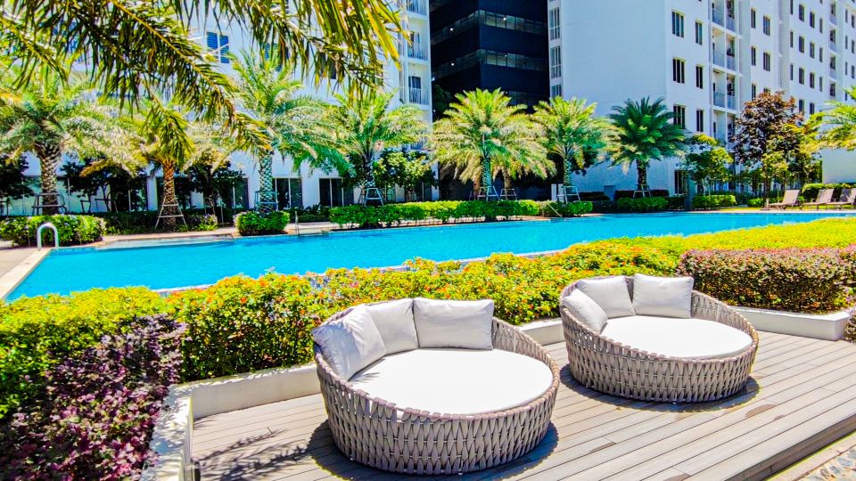 Peaceful Luxury at Gravit8 Klang by HCK