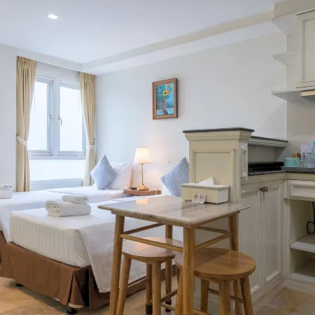 Sabai Sathorn Service Apartment Отели рядом с достопримечательностью «Небоскреб «МахаНакхон»»