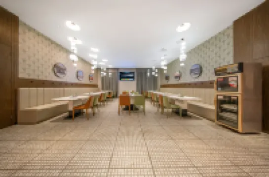 Green No. 19 Hotel (Nanyang Seventh Road Wollonggang Store)