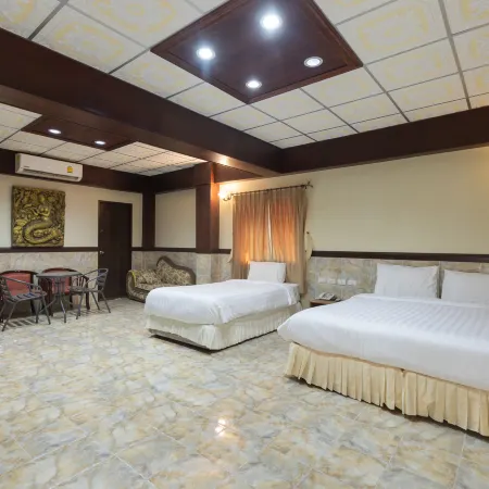 Kata Palace Phuket Отели рядом с достопримечательностью «Смотровая площадка Ката-Карон»