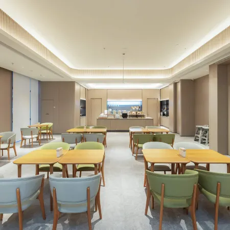 Ji Hotel (Quzhou Jiangshan Administrative Service Center Branch)