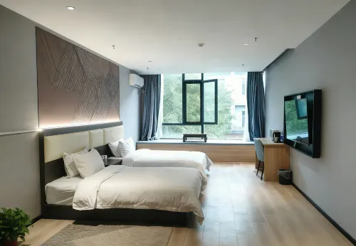 โรงแรมไอยู (ถนน 18 เมตร หลิวหลิน)