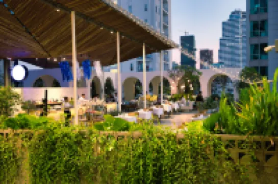 Baitong Hotel & Resort