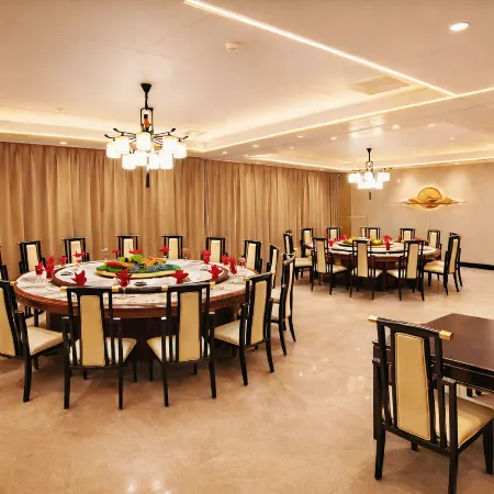 Jiangjing International · Ezzy Urban CultureHub Hotel (Shiquan Hanjiang Ancient City Branch)