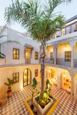 ริอาดเอ็กซ์โอ โรงแรมใน