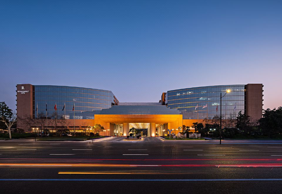 Renaissance Shanghai Hongqiao Hotel Overview