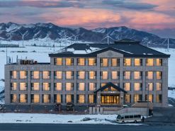 賽里木湖水雲杉鉑金酒店(新遊客中心店)