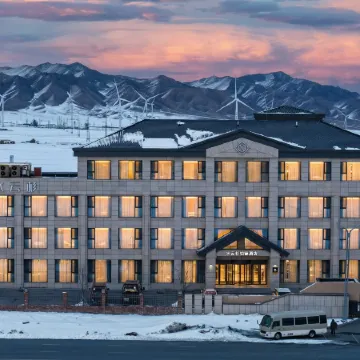 Sayram Lake Shuiyunshan Boli Hotel (New Visitor Center)