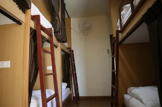 เตียงในห้องรวม