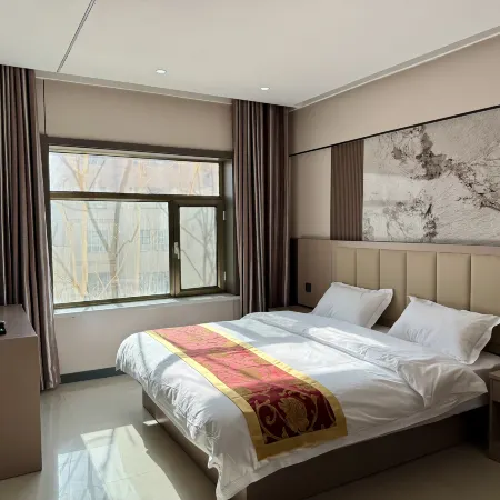 Yumen Boyue Hotel