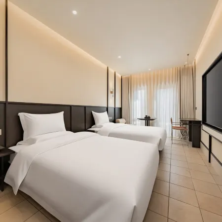 Luyin Boson Hotel (Suning Plaza Ahldin Botanical Garden)