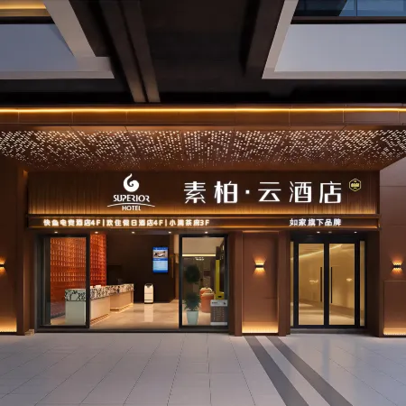 SUPERIOR  HOTEL