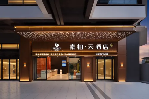 SUPERIOR  HOTEL