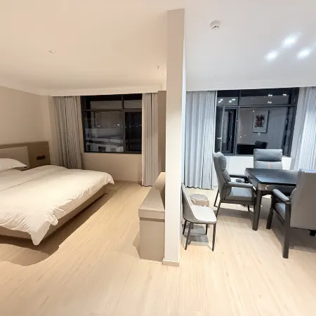 Yunlan Hotel (Zhaotong Ludian Zhuti Culture Park Branch)