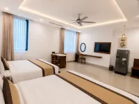Kiwi Beachside Hotel & Cafe Da Nang Hotels near Monkey Mountain