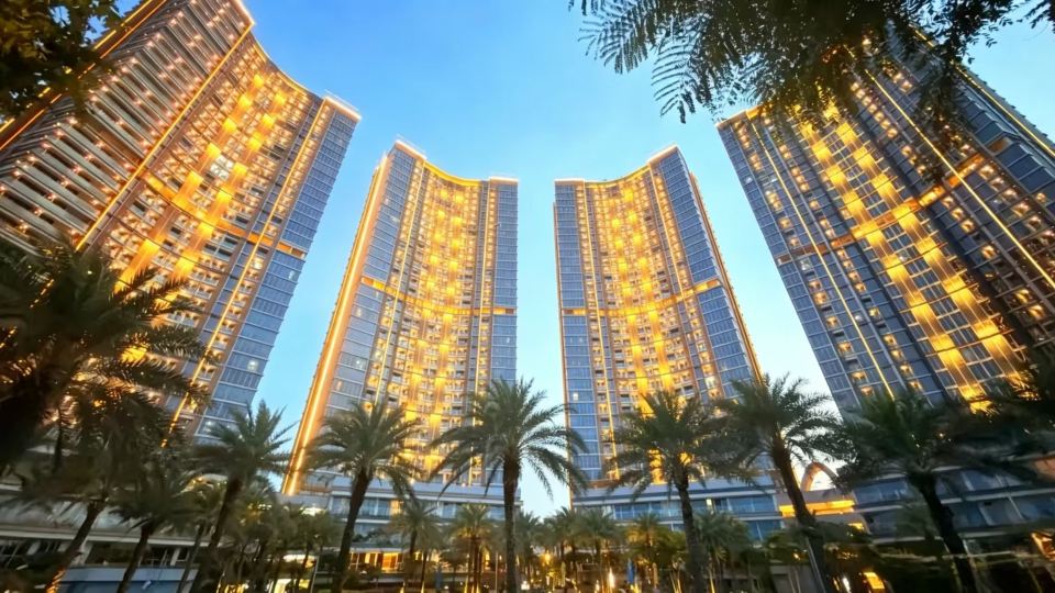 Jakarta . Shengshi. Gold Coast PIK Seaview Apartment