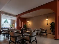 黔歡·Red House設計師度假別墅(小七孔東門售票大廳店) 荔波酒店