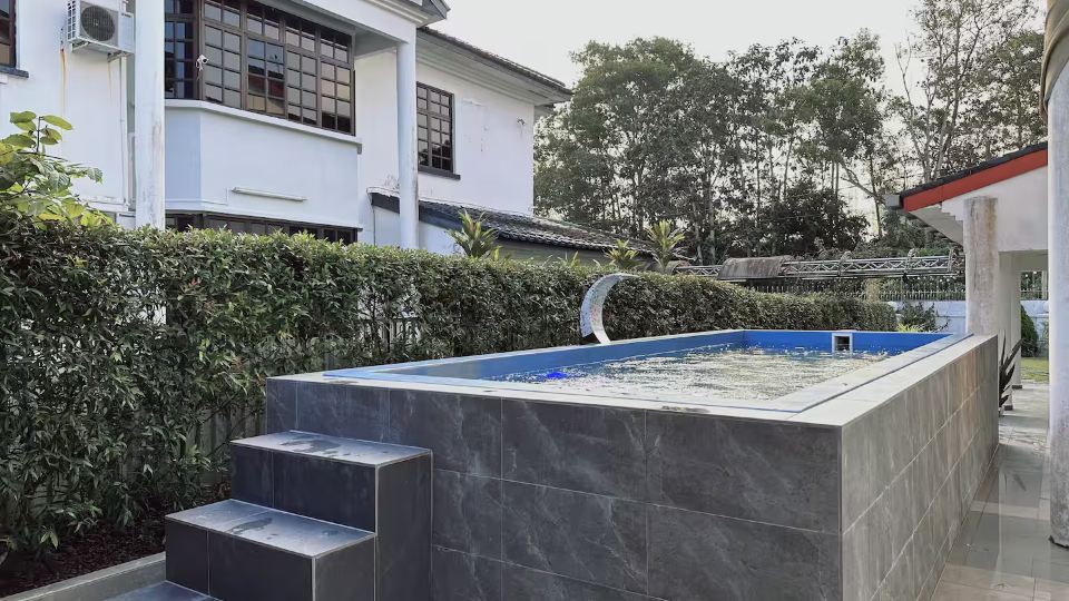 Kempas Bungalow with SwimmingPool by MWH