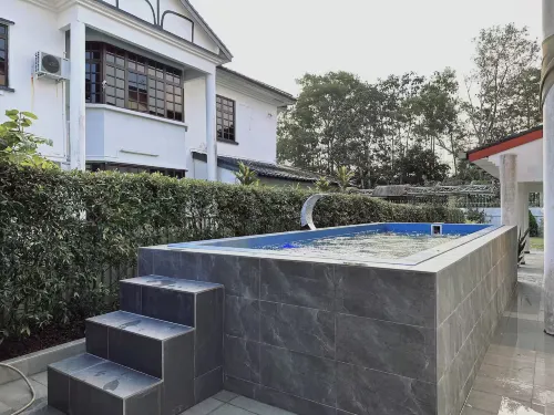 Kempas Bungalow with KTV SwimmingPool by MWH