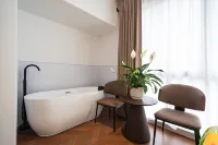 Tongyue Family Homestay with Pool Courtyard (Shanghai Jinshan North Station) - piscina