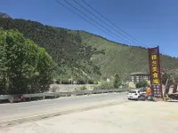Jindu Boyue Hotel - Mountain view