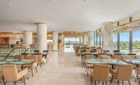 DiStay Beachfront Suites - Wyndham Soleil Da Nang - parking