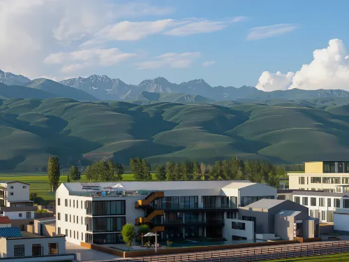 Qingting Jianshan Homestay (Nalati Scenic Area) - 5-Star