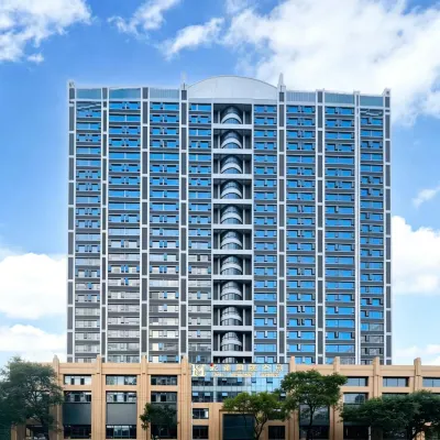 Mihua International Apartment (Beijing Road Pedestrian Street) Hotels near مسجد هوايشينغ