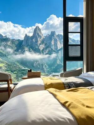 Zha Ga Na · Yunshi Yin She Holiday Hotel - 주차장