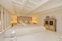 納沃納廣場水力按摩浴缸 - 游泳池