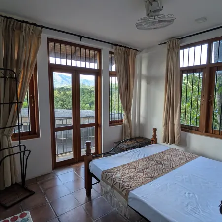 Breez Holiday Home