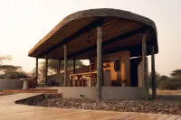 Ubuyu, A Banyan Tree Escape - bar