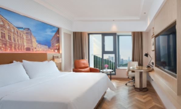 Vienna Hotel (Shenzhen Luohuo Aiguo Road)