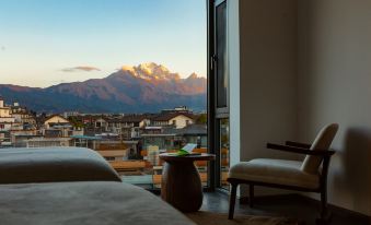 Nazhu Sky Courtyard Designer Snow Mountain View Homestay (Lijiang City Rizhao Jinshan Branch)