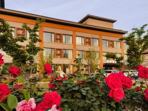 Camry Period Hotel (Jiaodong International Airport)